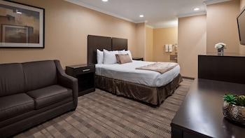 Standard Room, 1 King Bed, Accessible, Non Smoking