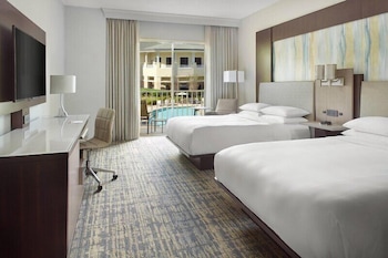 Superior Room, 2 Queen Beds, Pool View