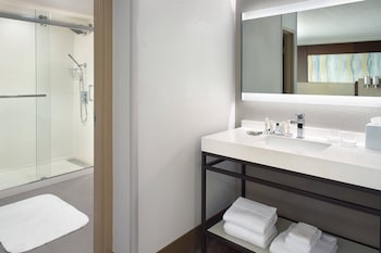 Suite, 1 King Bed with Sofa bed, Lake View