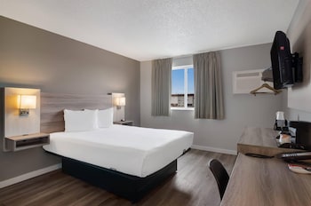 Standard Room, 1 Queen Bed, Non Smoking