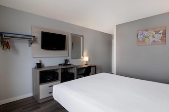 Standard Room, 1 Queen Bed, Non Smoking
