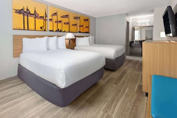 Standard Room, 2 Double Beds, Non Smoking