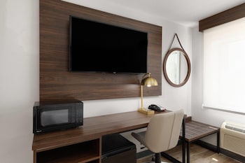 Room, 1 Double Bed, Accessible, Non Smoking (Mobility/Hearing Impaired Accessible)
