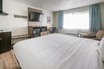Deluxe Room, 1 King Bed, Kitchenette, Ground Floor