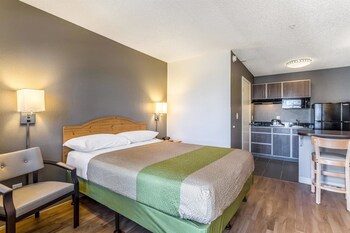 Standard Room, 1 Queen Bed, Non Smoking