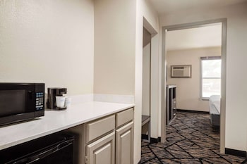 Studio Suite, 1 King Bed, Non Smoking
