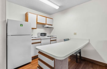 Deluxe Studio, 1 Queen Bed with Sofa bed, Accessible, Non Smoking