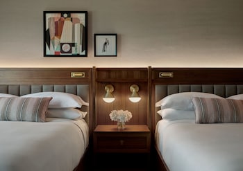 Suite (Club Lounge Access)