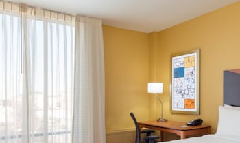 Room, 2 Queen Beds, Hearing Accessible (Roll-in Shower)