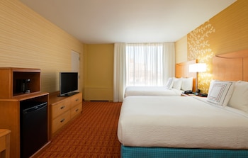 Room, 2 Queen Beds, Hearing Accessible (Roll-in Shower)
