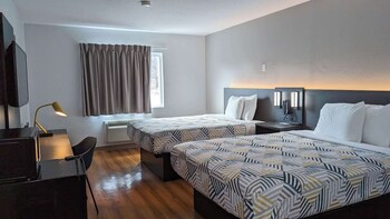 Deluxe Room, 2 Queen Beds, Non Smoking, Refrigerator & Microwave