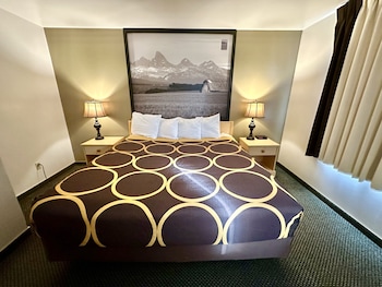 Suite, 1 King Bed, Non Smoking