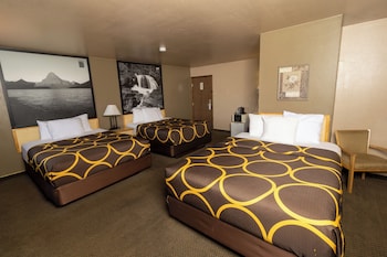 Standard Room, Non Smoking (3 Queen Beds)