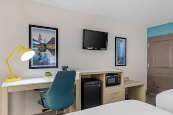 Standard Room, 2 Double Beds, Non Smoking