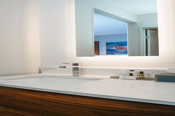 Executive Room, 1 King Bed, Non Smoking