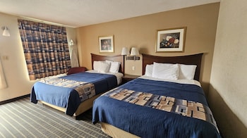 Room, 2 Queen Beds, Non Smoking