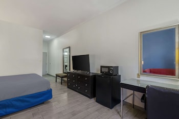Room, 2 Queen Beds, Non Smoking