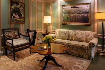 Junior Suite, 1 King Bed with Sofa Bed