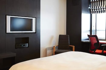 Standard Room, 1 Queen Bed