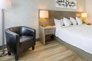 Junior Suite, 1 King Bed, Hot Tub