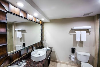 Classic Room, 1 King Bed, Accessible