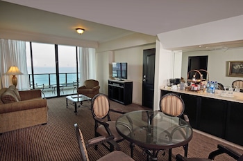 Suite, 2 Bedrooms, Club Lounge Access, Ocean View (Dining)
