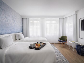 Superior Room (2 Small Double Beds)