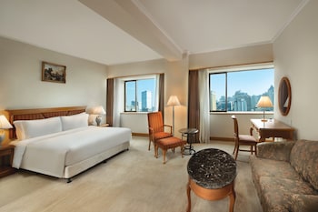 Junior Suite, 1 King Bed (Family)