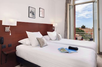 Deluxe Room, 1 Queen Bed, Non Smoking, Sea View