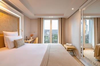 Superior Room, City View