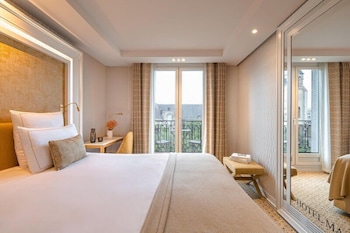 Superior Room, City View