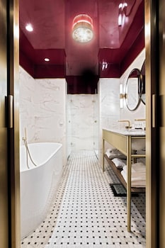 Executive and Junior Suite Connecting room