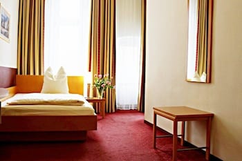 Superior Single Room, 1 Queen Bed