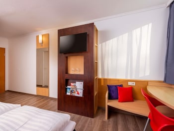 Standard Room, Multiple Beds, Accessible