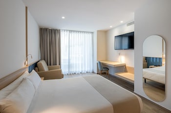 Triple Room, Terrace (2 Adults)