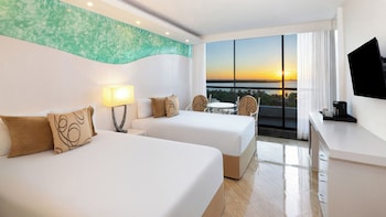 Grand Sunset View
