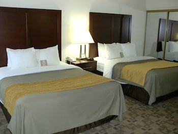 Standard Room, 2 Queen Beds, Non Smoking