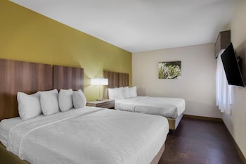 Standard Room, 2 Queen Beds, Non Smoking, Refrigerator & Microwave (with Sofabed)