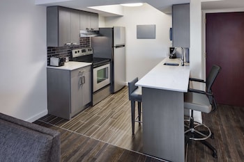 Suite (Specialty, 2 Double Beds & Sofa Bed)