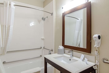 Suite, 1 King Bed, Accessible, Non Smoking