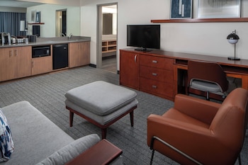 Suite, 1 Bedroom, Courtyard View