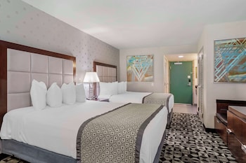 Standard Room, 2 Queen Beds, Non Smoking (Shower Only)