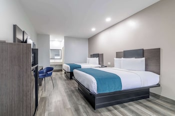 Deluxe Room, 2 Queen Beds, Non Smoking, Refrigerator & Microwave