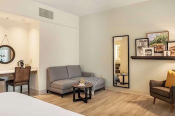 Room, 1 King Bed, Non Smoking, Balcony