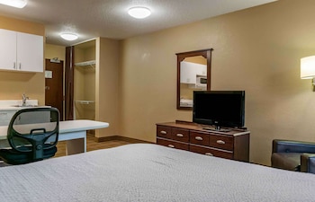 Studio, 1 Queen Bed, Non Smoking