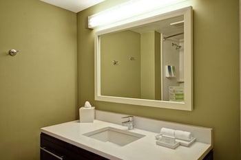 Studio, 1 King Bed, Accessible (Hearing)