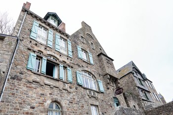 Double Room Historic House Annette Poulard Bay View
