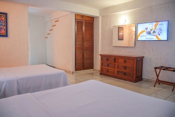 Standard Room (2 Double Beds)