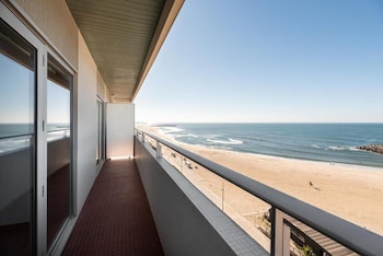 Premium Suite (Frontal Sea View)