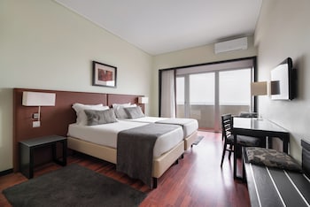 Deluxe Double Room (Frontal Sea View)